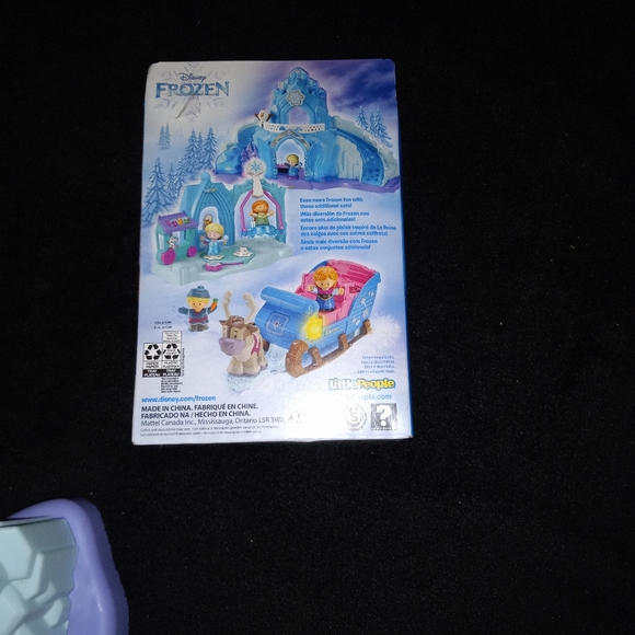 Little People Disney Frozen Elsa's Ice Palace - Picture 4 of 9